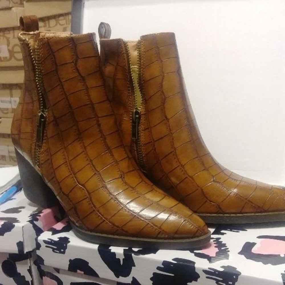 Celeste-6 Crocodile print, tan bootie  New. size 7